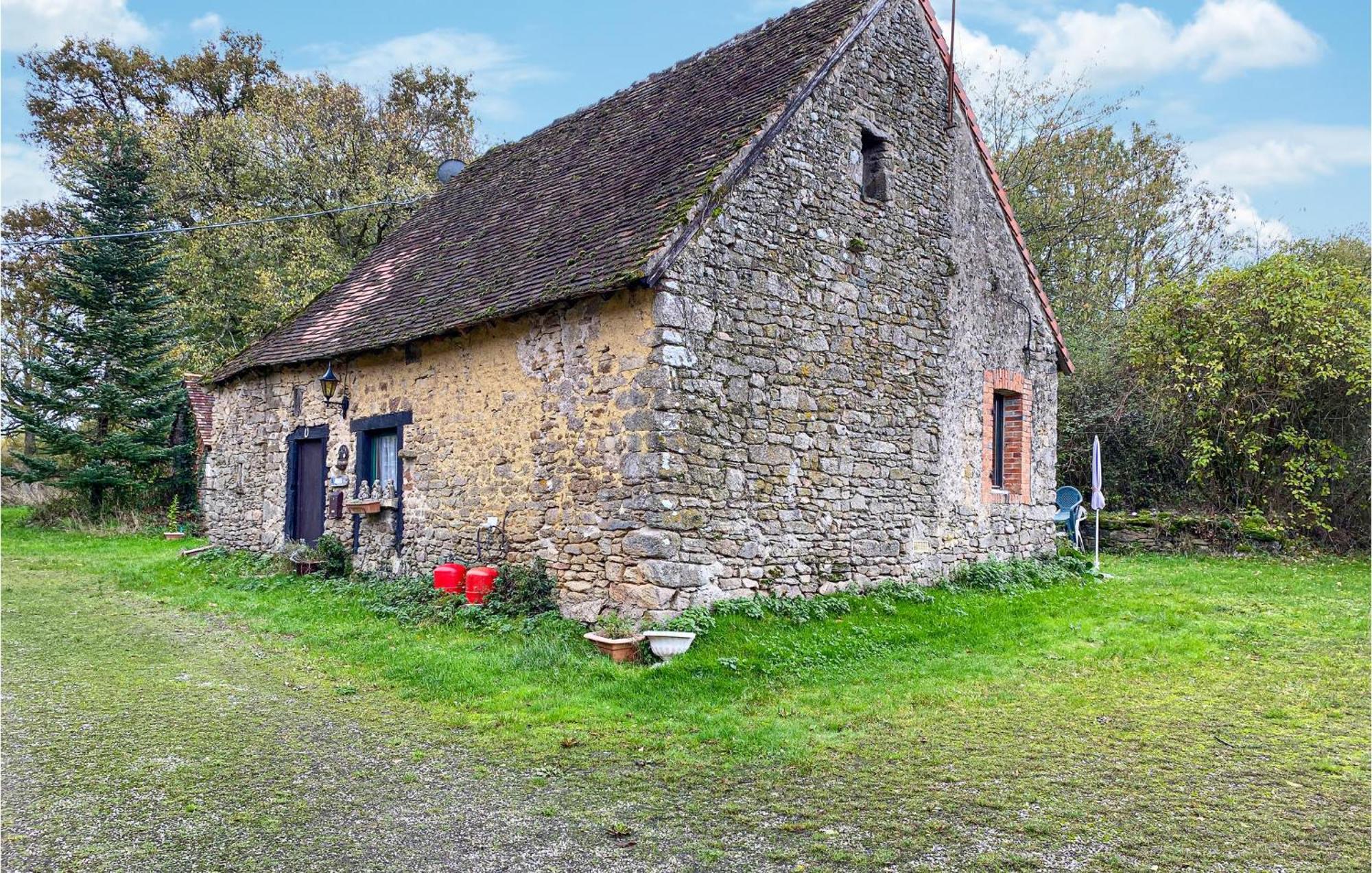 1 Bedroom Nice Home In Saint Martin Le Mault Exterior foto